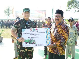 Kodim 0816/Sidoarjo Resmi Buka Karya Bakti TNI 2025 di Desa Gempolklutuk, Merajut Kemanunggalan TNI-Rakyat lewat Aksi Nyata