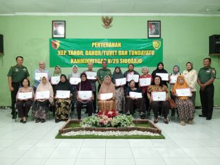 Kanminvetcad V/29 Sidoarjo Serahkan Piagam Veteran