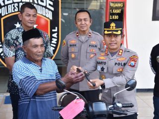 Pasca Amankan Tersangka Curanmor, Polres Bondowoso Serahkan Motor ke Pemilik Tanpa Biaya