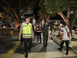 Harkamtibmas Polres Jember Bersama TNI dan Elemen Masyarakat Gelar Patroli Gabungan