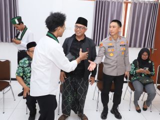 Kapolres Kediri Kota Hadiri Pelantikan Raya HMI Cabang Kediri dan Simposium Kebangsaan