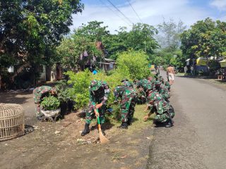 Harmoni di Pantai Sidem: TNI dan Warga Bersatu Bersihkan Jalan dan Masjid