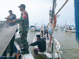 Babinsa Koramil 0829-13/Arosbaya Hadiri Musyawarah Keamanan Laut dan Ikuti Patroli Bersama