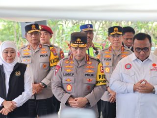 Kapolri Salurkan 1000 paket Sembako Untuk Warga di Nganjuk