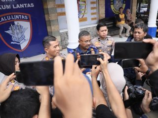 Satlantas Polres Kediri Kota Tetapkan Sopir Bus Harapan Jaya Sebagai Tersangka Kecelakaan Beruntun di Muning