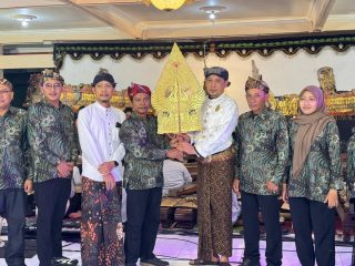 Lestarikan Budaya Leluhur, Pagelaran Wayang Kulit Semarakkan Ruwah Desa Sidokepung