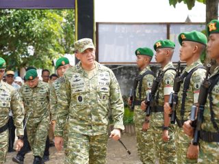 Pangdam V/Brawijaya Tinjau Kesiapan Yon TP 887 KJM Lamongan Perkuat Infrastruktur dan Profesionalisme Prajurit