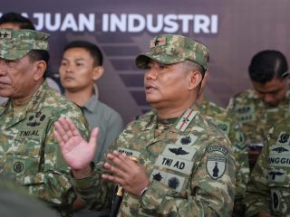 Pengamanan Humanis, Peringatan Mayday di Surabaya Berlangsung Aman.