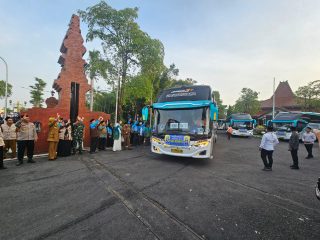 Iringan Doa, 751 Jamaah Haji Sidoarjo Kloter 53–54 Resmi Diberangkatkan
