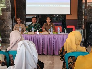 Edukasi Makanan Sehat Warnai TMMD 128 Gresik.‎
