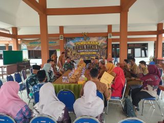 Sinergi Karya Bakti 2026, Danramil Krian Satukan Langkah untuk Desa Terung Wetan