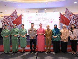 Ketua Bhayangkari Cabang Kediri Kota Ny. Yani Anggi Gelar Pameran UMKM, Dukung Produk Lokal Naik Kelas