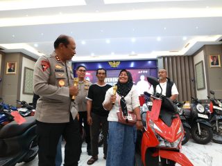 Polda Jatim Kembalikan Motor Korban Curanmor dan Begal Tanpa Biaya