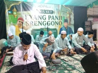 Ribuan Warga Padati Haul Eyang Panji Srenggono Ke - 7 Di Jl. Manyar Sabrangan