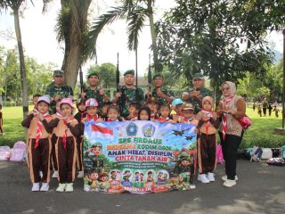 Kodim Trenggalek Tanamkan Wasbang dan Karakter Anak Lewat Outing Class