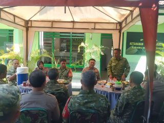 Ngopi Bareng TNI-Polri, Koramil dan Polsek Gedangan Perkuat Sinergi untuk Negeri