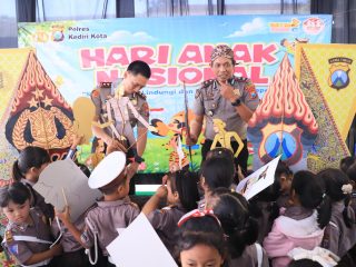 Polres Kediri Kota Rayakan Hari Anak Nasional Lewat Wayang Karton, Tanamkan Karakter dan Cinta Budaya Sejak Dini