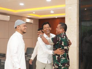 Bangun Sinergi TNI dan Pelaku Usaha untuk Kemajuan Jawa Timur Danrem Bhaskara Jaya Terima Audiensi ACMI