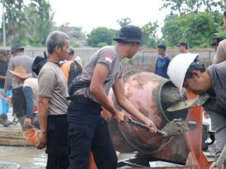 Gotong Royong Bersama Satgas Ops Damai Cartenz, Warga Mimika Rasakan Manfaat Akses Pemakaman yang Lebih Baik