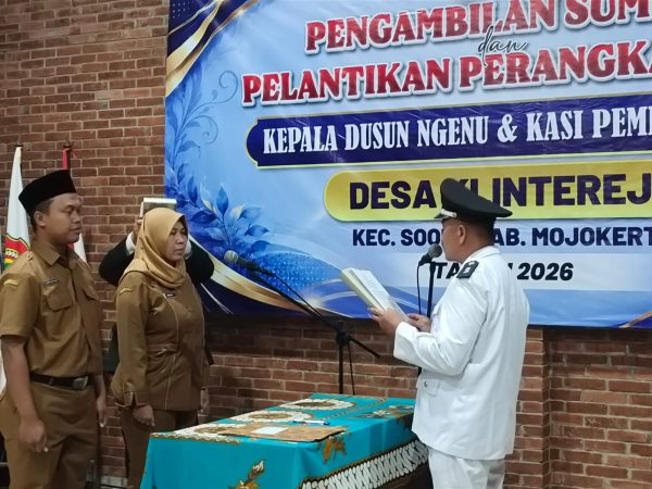 Kepala Desa Zaenal Abidin Resmi Lantik Kepala Dusun Ngenet dan Kasi Pemerintahan Desa Klinterejo