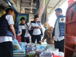 Satgas Pangan Polresta Sidoarjo Sidak Pasar, Pastikan Pasokan Bahan Pokok Aman dan Stabil