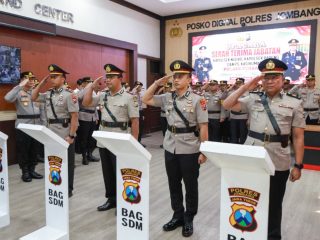 Kapolres Jombang Pimpin Upacara Sertijab Dua Kapolsek dan Kasihumas
