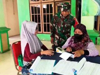 Babinsa Wonoayu Dampingi Posyandu, Dukung Kesehatan Warga