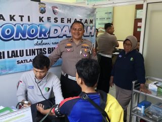 Sambut Hari Lalu Lintas Bhayangkara, Satlantas Polres Lumajang Gelar Cek Kesehatan Gratis Driver Ojol