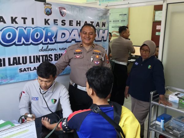 Sambut Hari Lalu Lintas Bhayangkara, Satlantas Polres Lumajang Gelar Cek Kesehatan Gratis Driver Ojol