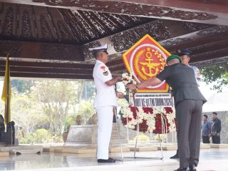 Pangdam V/Brawijaya Pimpin Ziarah Rombongan Di MBK Blitar Peringati HUT Ke-81 TNI