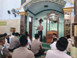 Lewat Jumat Keliling, Kapolres Kediri Kota Ajak Warga Tak Mudah Percaya Berita Hoaks