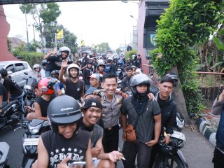 Jaga Kondusivitas Wilayah, Kapolres Kediri Kota Turun Langsung Pantau Penyekatan Arus Balik PSHT