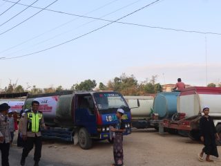 Tanggap Kemarau Panjang, Polres Sampang Distribusikan 120 Ribu Liter Air Bersih