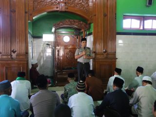Wujudkan Polisi Bersama Masyarakat, Kapolres Jombang Gelar Sholat Jumat Keliling